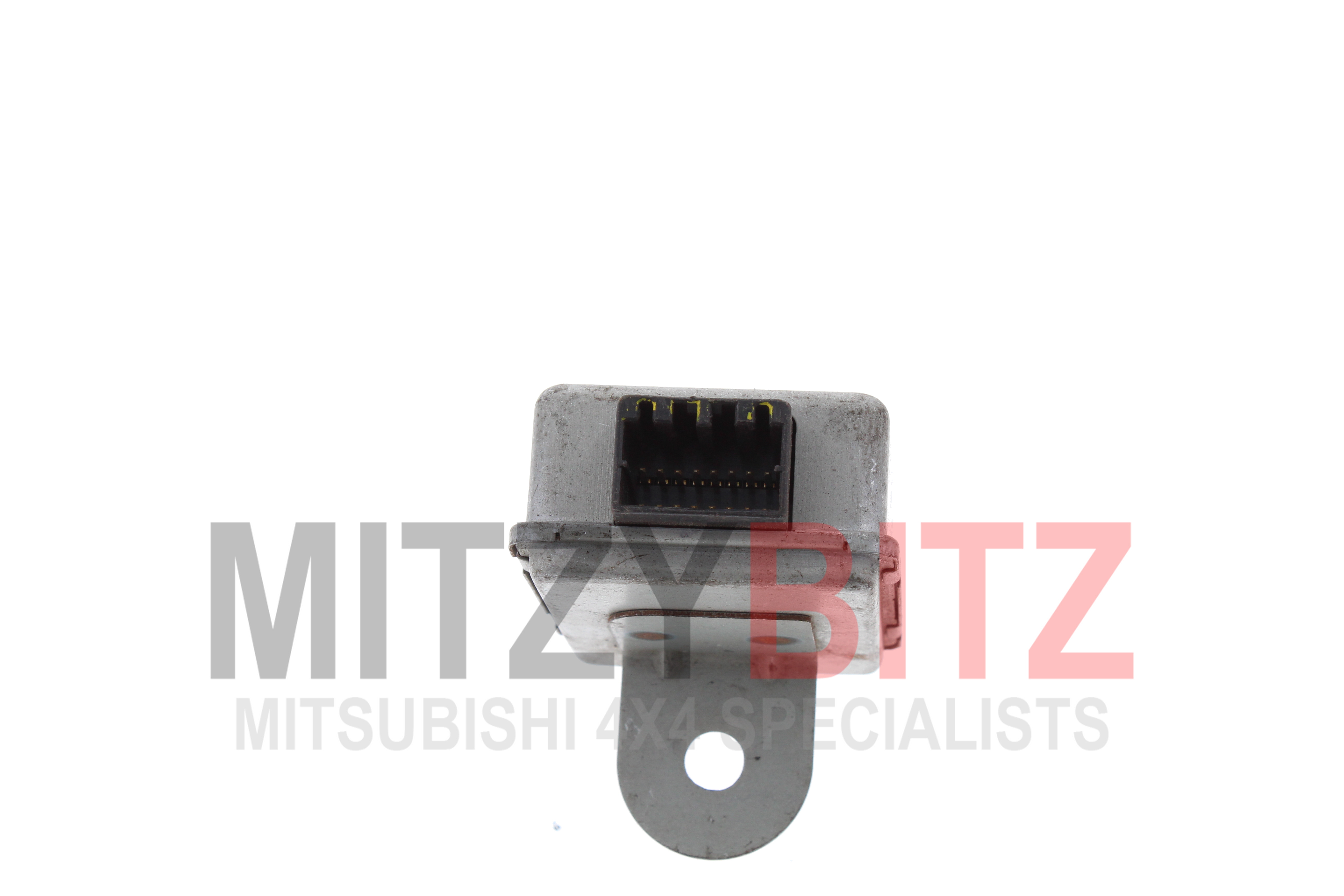 MR309753 DOOR MIRROR CONTROL RELAY MITSUBISHI PAJERO V46V MK2 2.8T | eBay